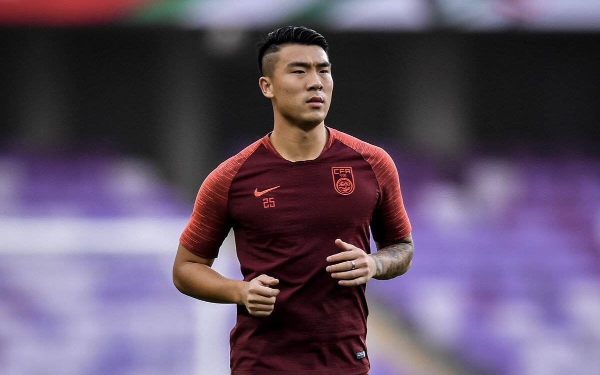 鲁能太精明！石柯签约细节曝光，大连人恐效仿拿下恒大主力国脚