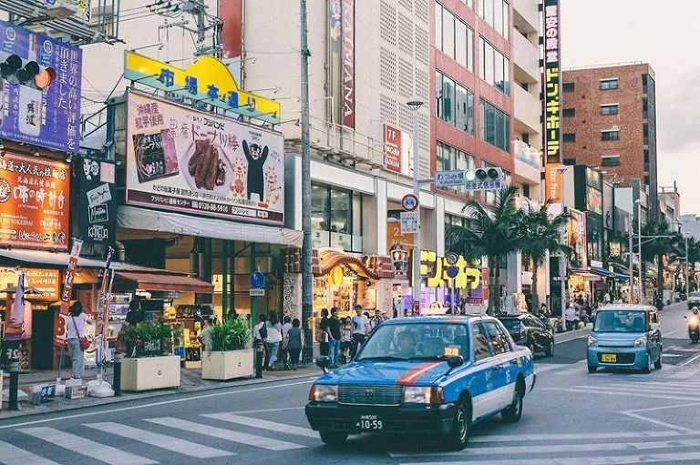 出走冲绳|有一种海水的蓝，叫做果冻蓝