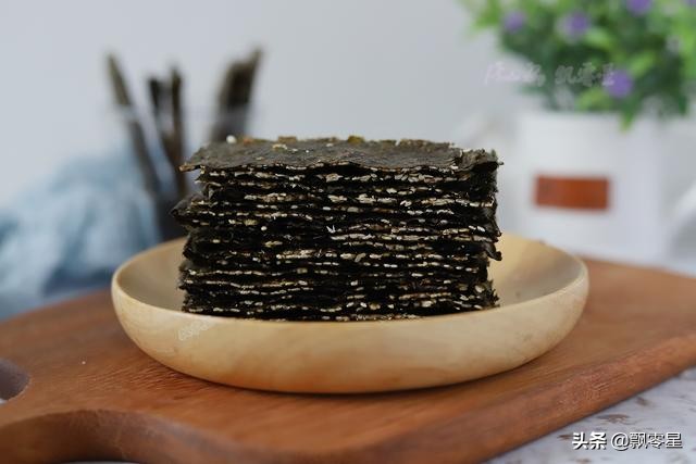 教你做网红零食海苔夹心脆，酥脆好吃不粘牙，酱汁的做法是关键