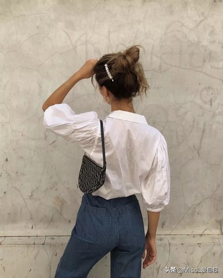 有哪些手袋既经典又时髦呢,时髦氛围感的必备单品迷你手袋