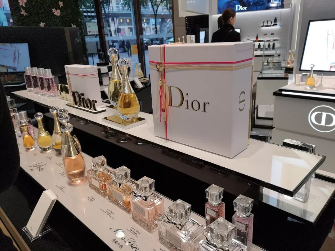 2018各大牌圣诞礼盒在哪买,2018圣诞套装礼盒开箱