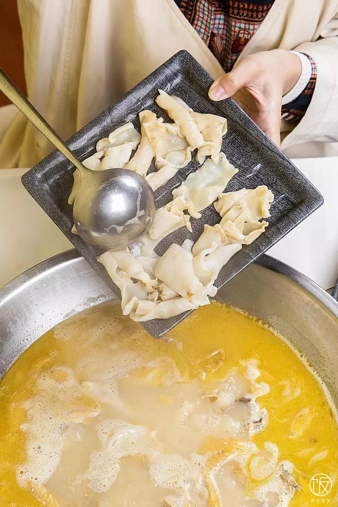 被“骂”了1年多,这家锅里有“金子”的店终于闹大事了!