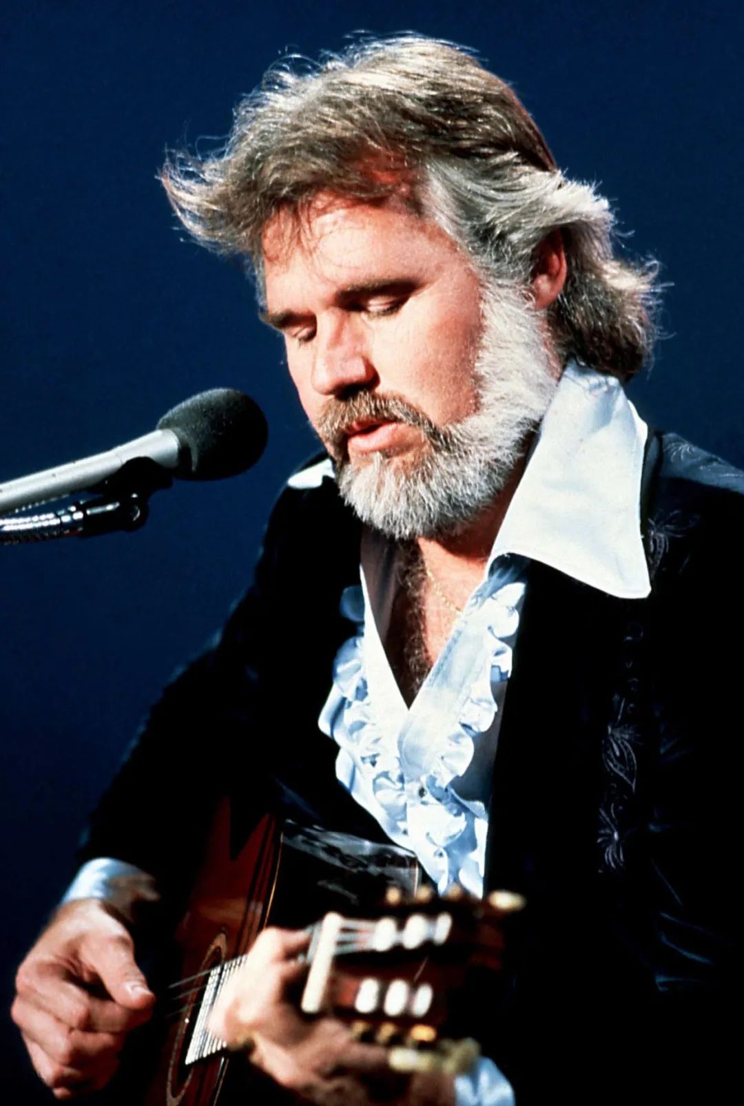 英媒总结2020年与世长辞的名人（猫），看看你都认得谁