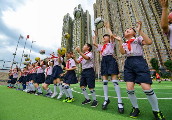 花三小,花三万学足球