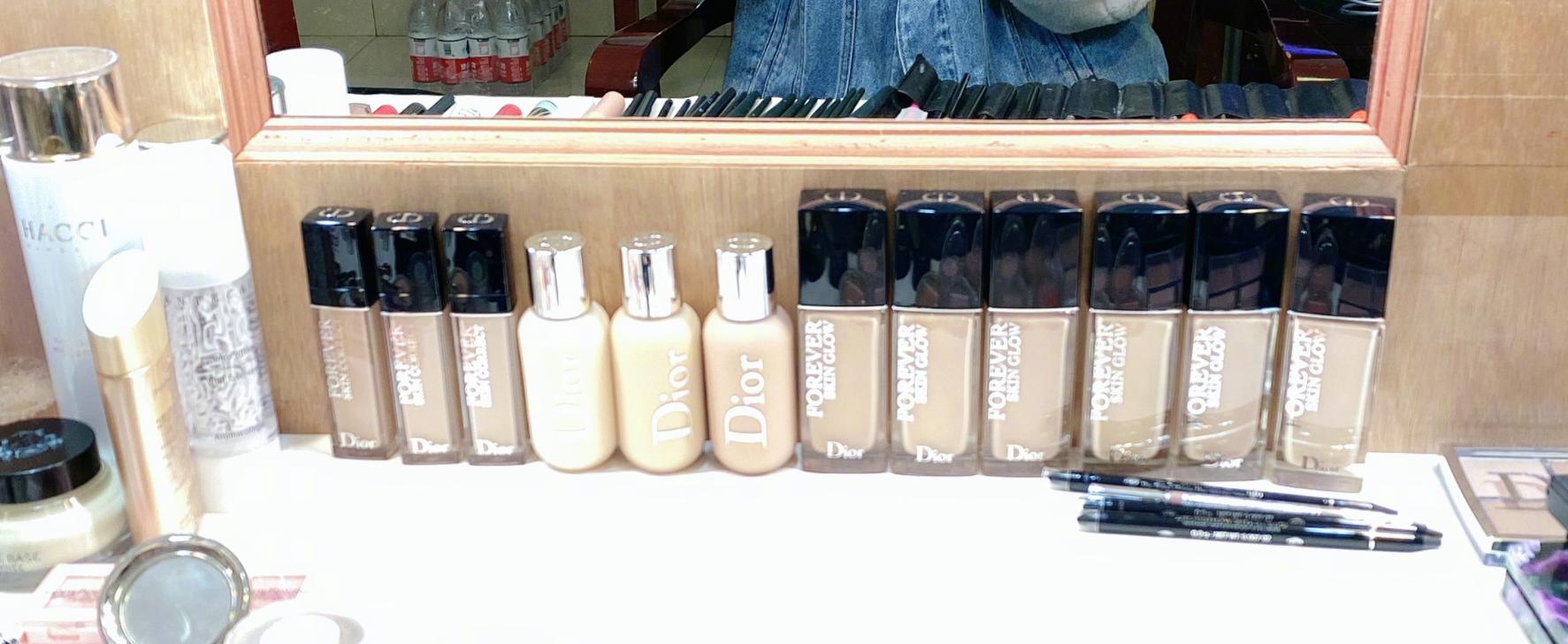 angelababydior粉底广告,angelababy晒化妆视频全素颜出镜