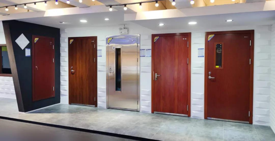 美心元素防盗门展厅,美心防盗门新品