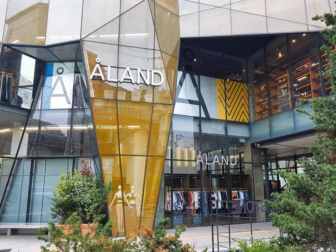 打HPV、考国际驾照、当练习生、看演唱会、泡夜店，这才是首尔