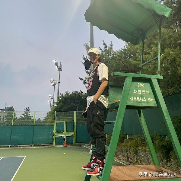 韩国明星近期上脚鞋款一览2021年王炸突然被曝光