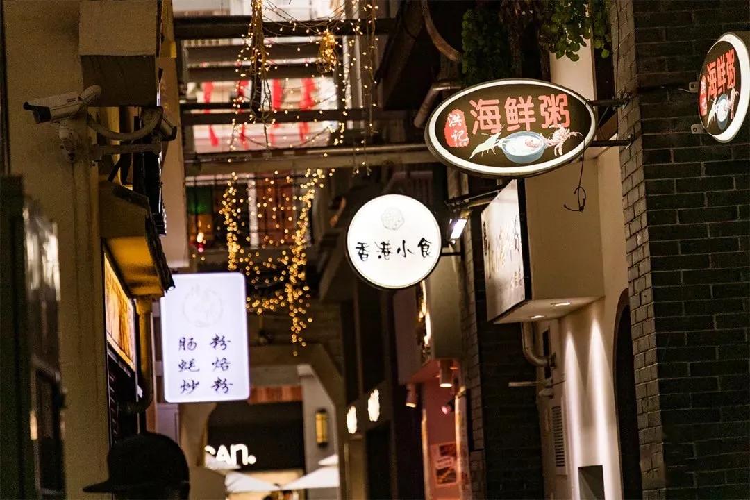 重庆轻轨10号线,10号线有什么玩的