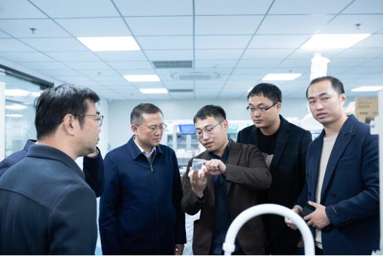 【聚焦】市外办主任林武平一行调研栖霞高新区企业