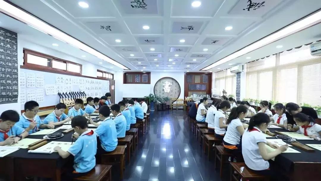 身边的好学校丨北京师范大学奥林匹克花园实验小学：书香花园，培育五色花朵~