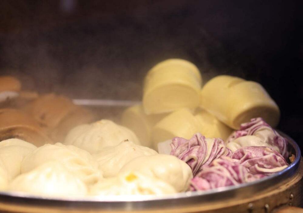 蒸过馒头的水万万不可倒掉，这诀窍十个人中九人需要，方便还省钱