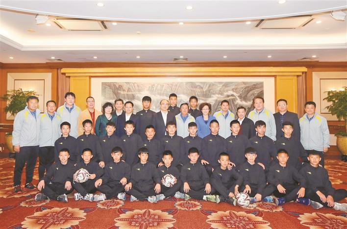 在改革的浪潮中砥砺前行,在改革中砥砺前行