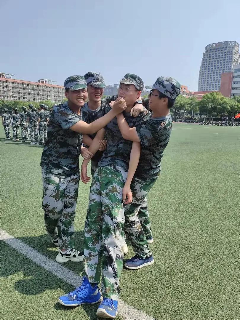 军训日记加图,军训红十字日志