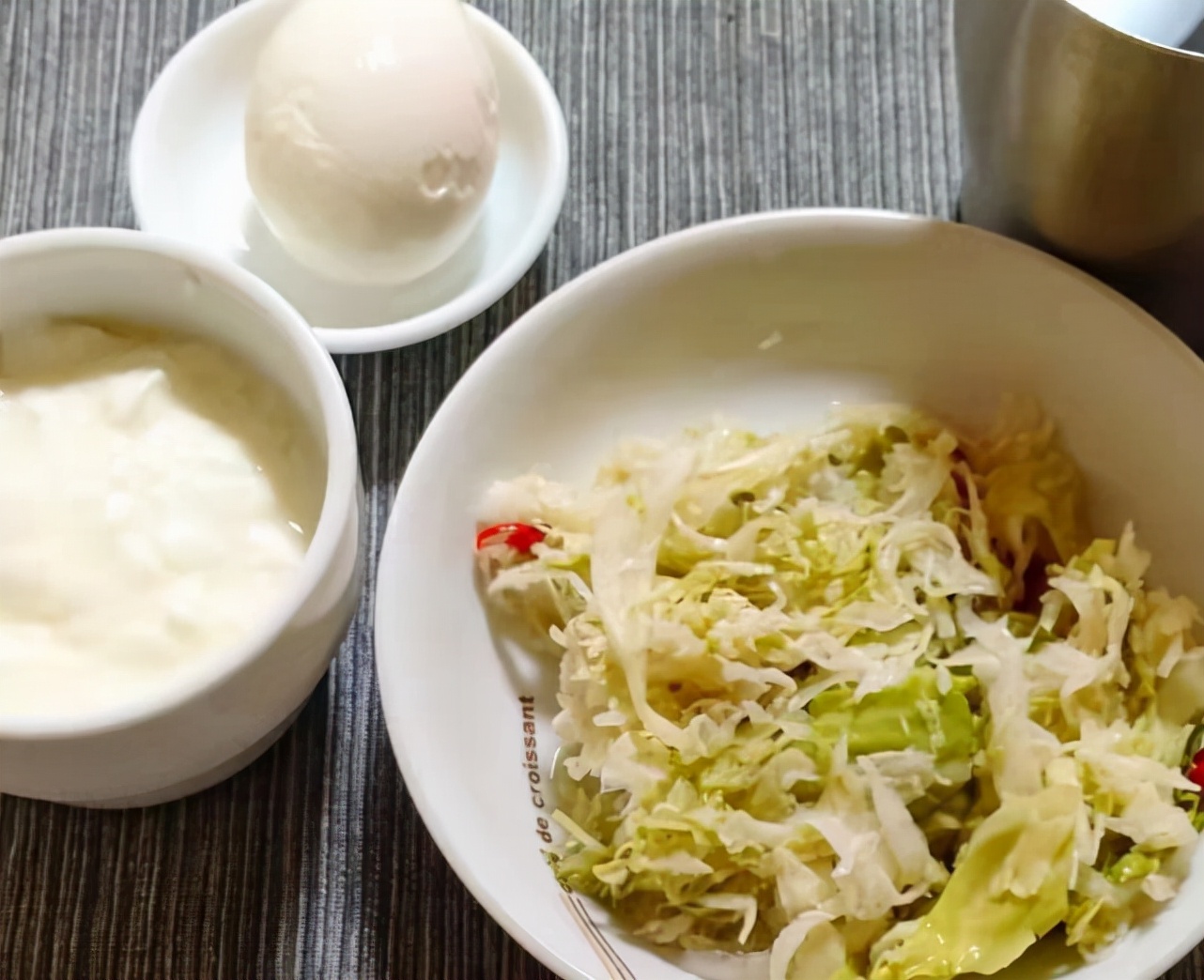 日本女生减脂吃圆白菜,日本美女减肥餐