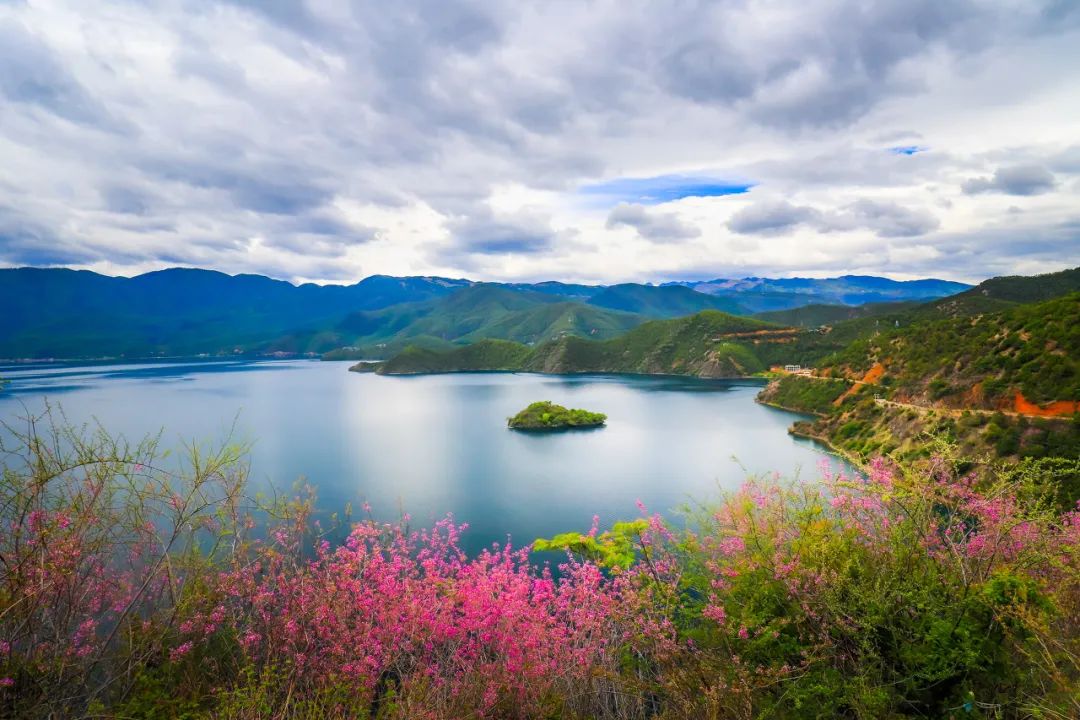 丽江是一个让人念念不忘的地方,丽江一个充满诗情画意的地方