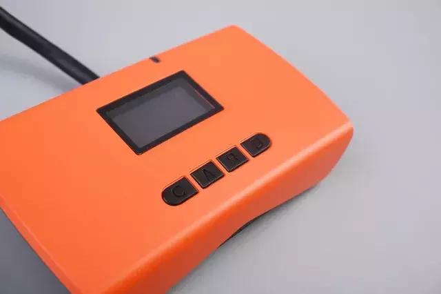 功能丰富的MAMEN智能数据读卡器