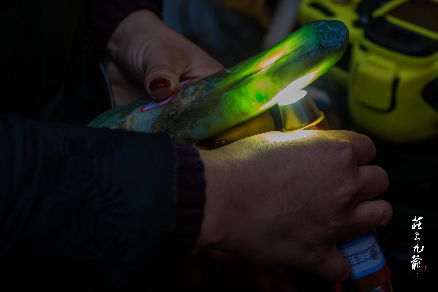 西董古村斜阳余晖下的悠然静寂