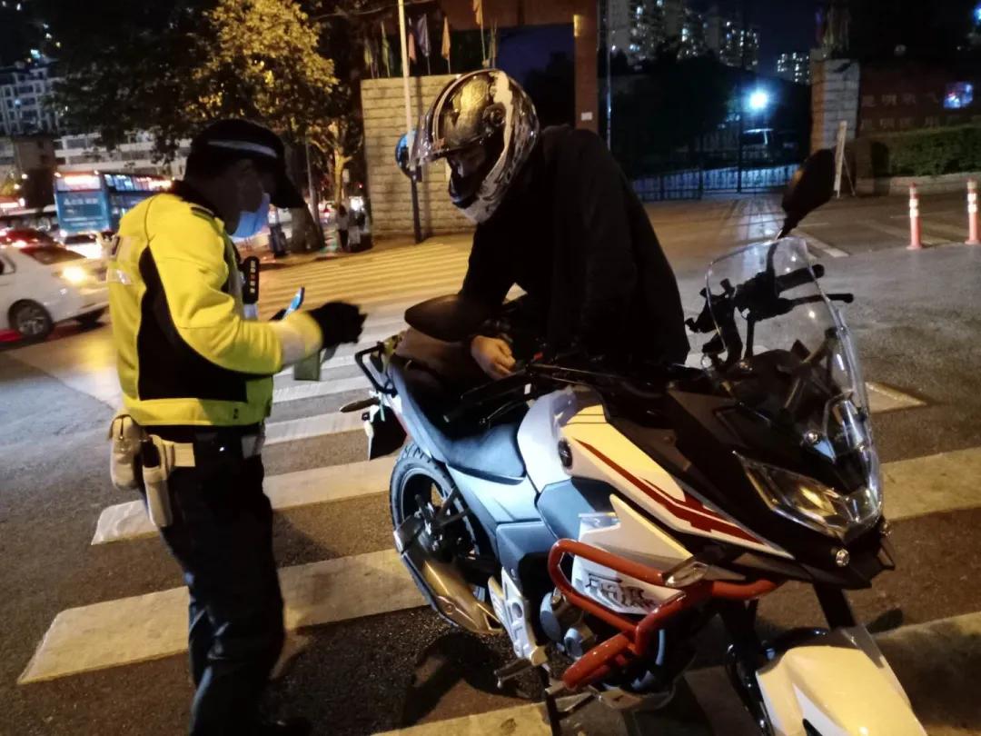 一个路口多项违法怎么处罚,同一路口同一天多次违法怎么处罚