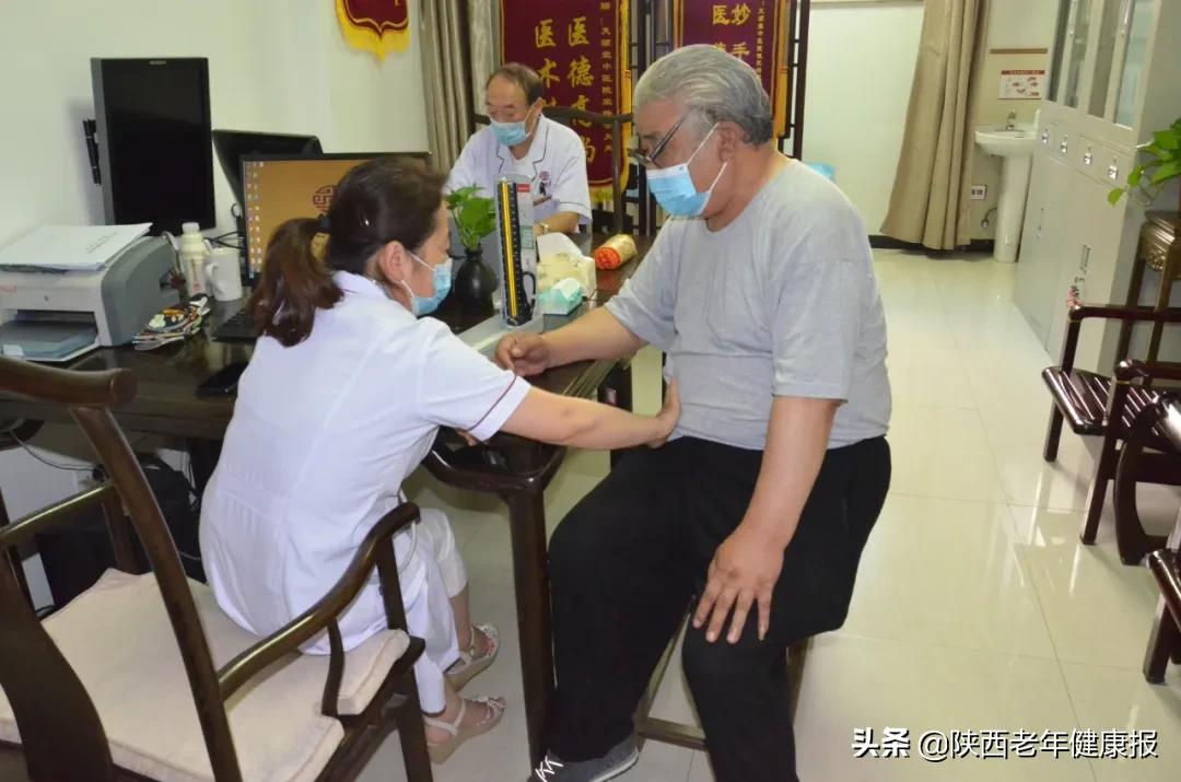 天颐堂开展“情系东韦老*党**员,温暖体检暖人心”公益活动