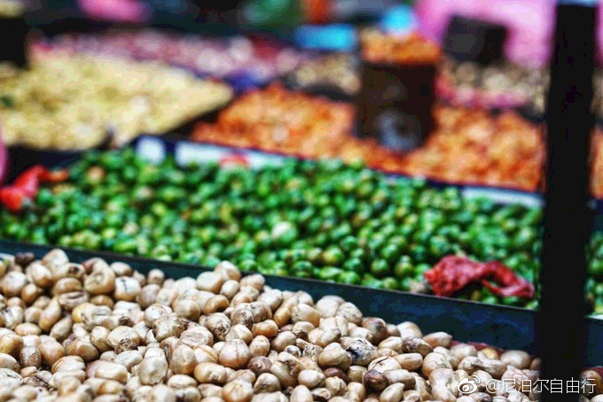 尼泊尔都吃什么 (尼泊尔主要吃什么用什么)