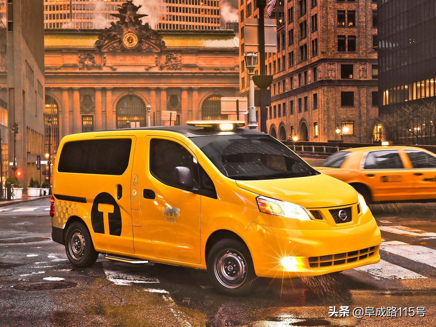 连纽约的出租车都选它！舒适、耐用，更能装的日产NV200终于到手了，让我们看看它到底有多实用！