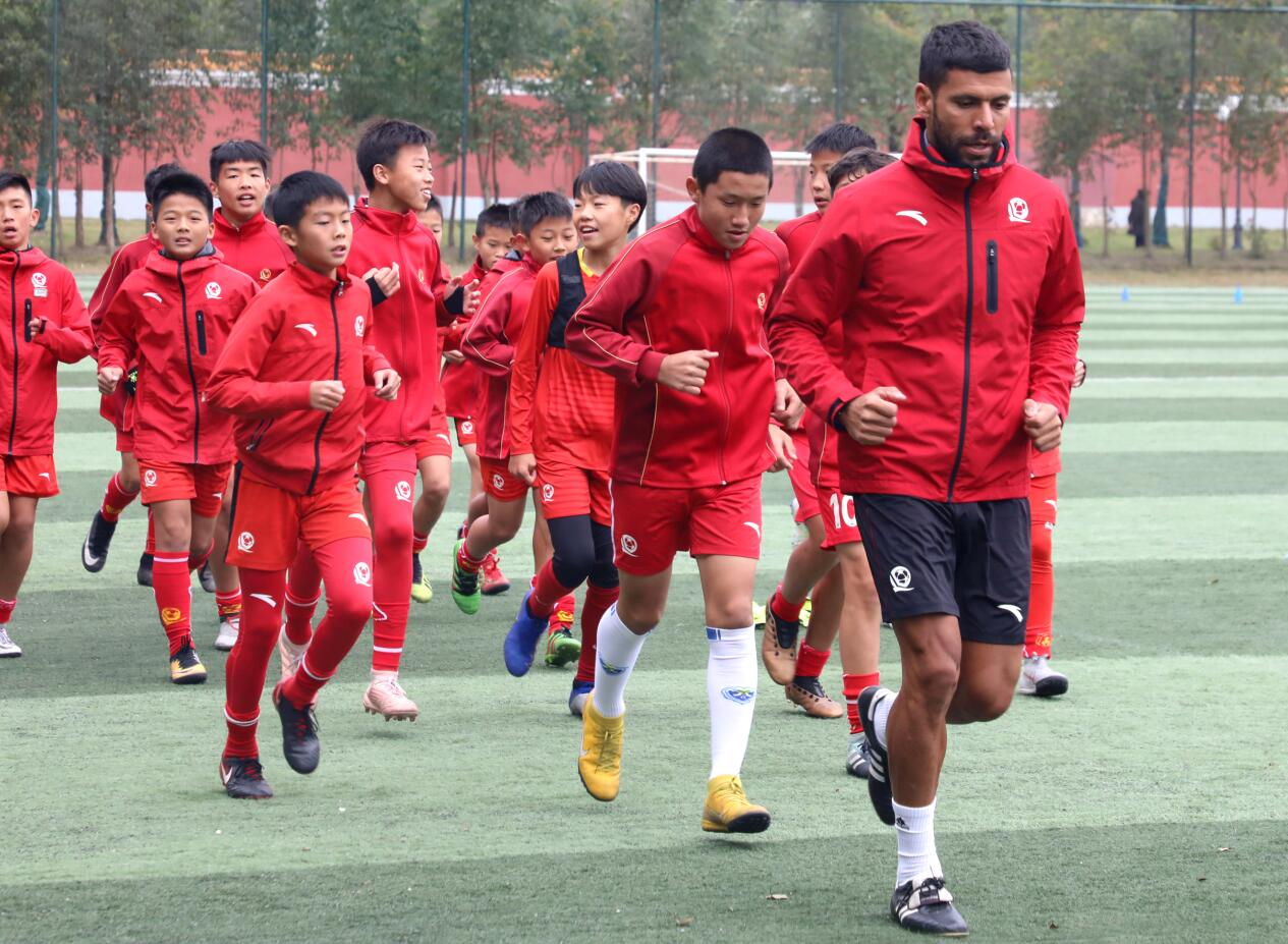 恒大青训是怎么训练的,恒大足球一条龙