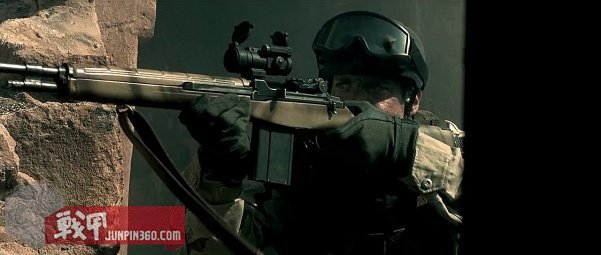 美国黑鹰战机坠落视频,十部顶级战争大片黑鹰坠落