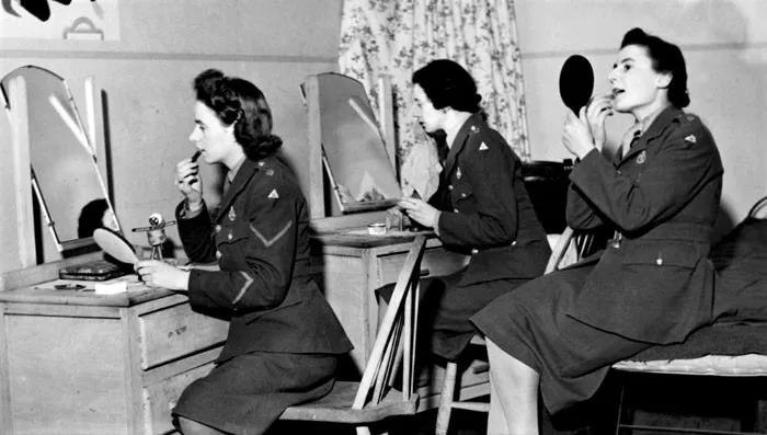 假如只能拥有一件化妆品,如果只能拥有一支口红选什么颜色