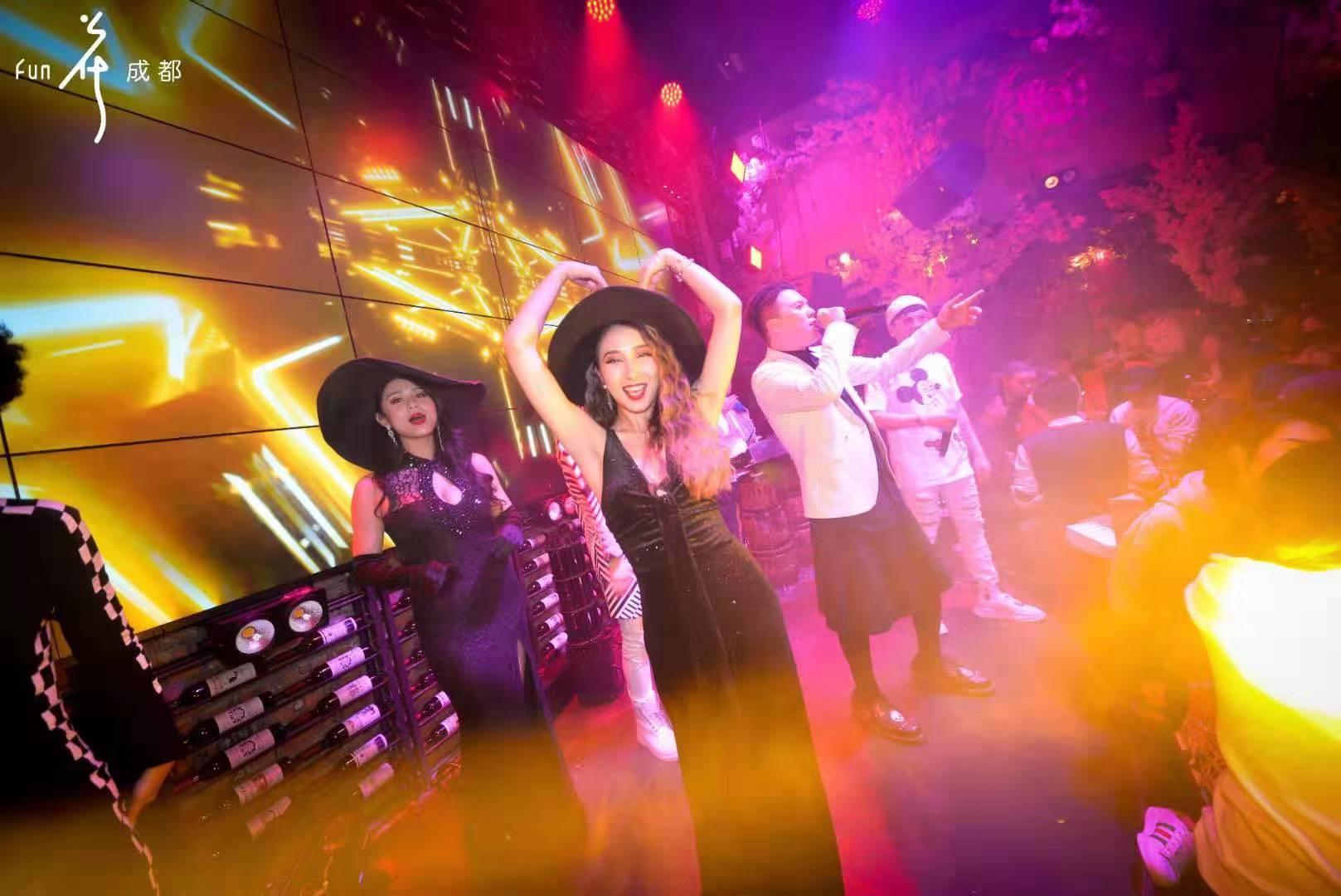 最浪漫的繁花酒吧,南京繁花酒吧