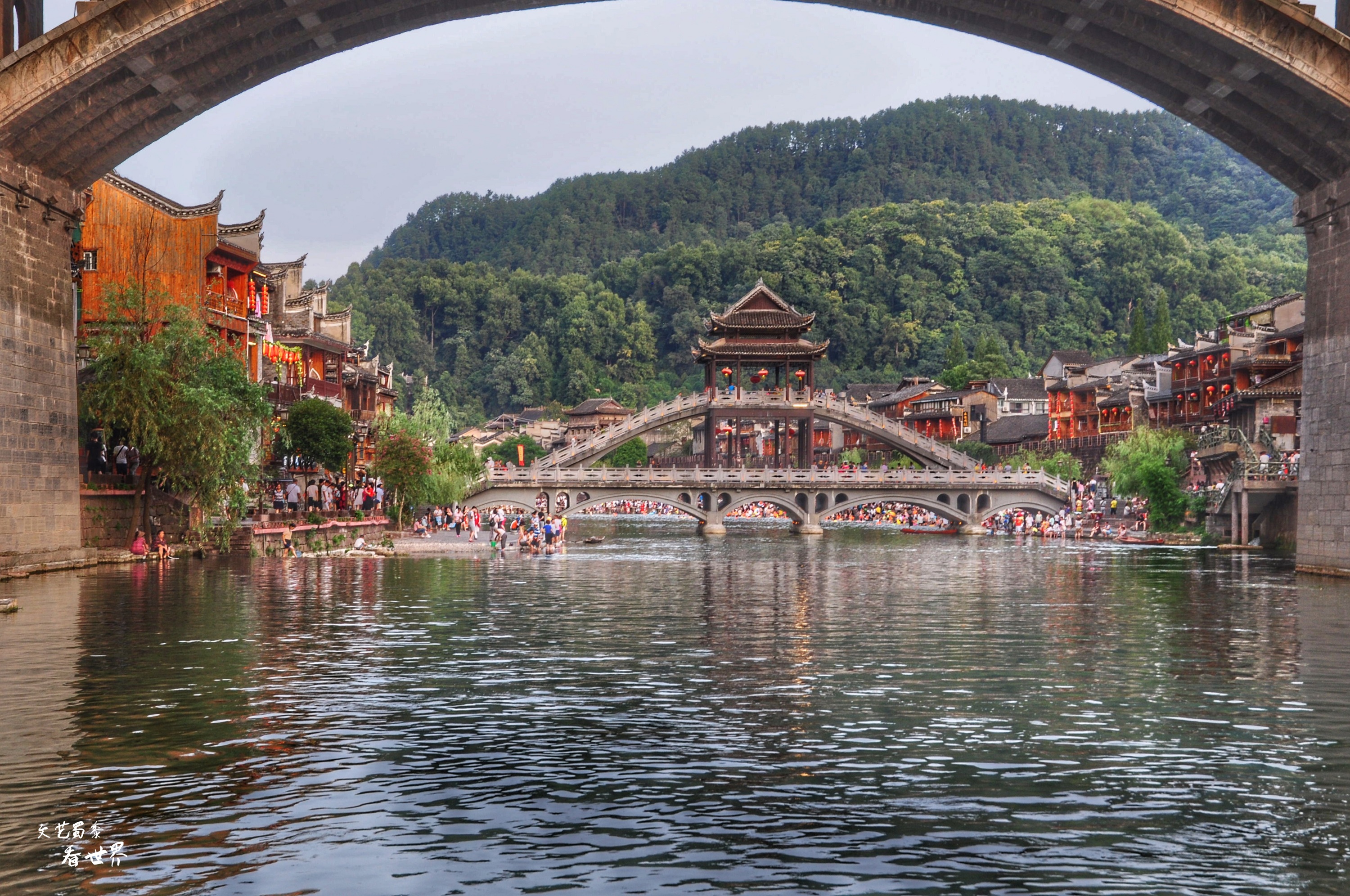 凤凰古城还值得去吗,凤凰古城值得去吗