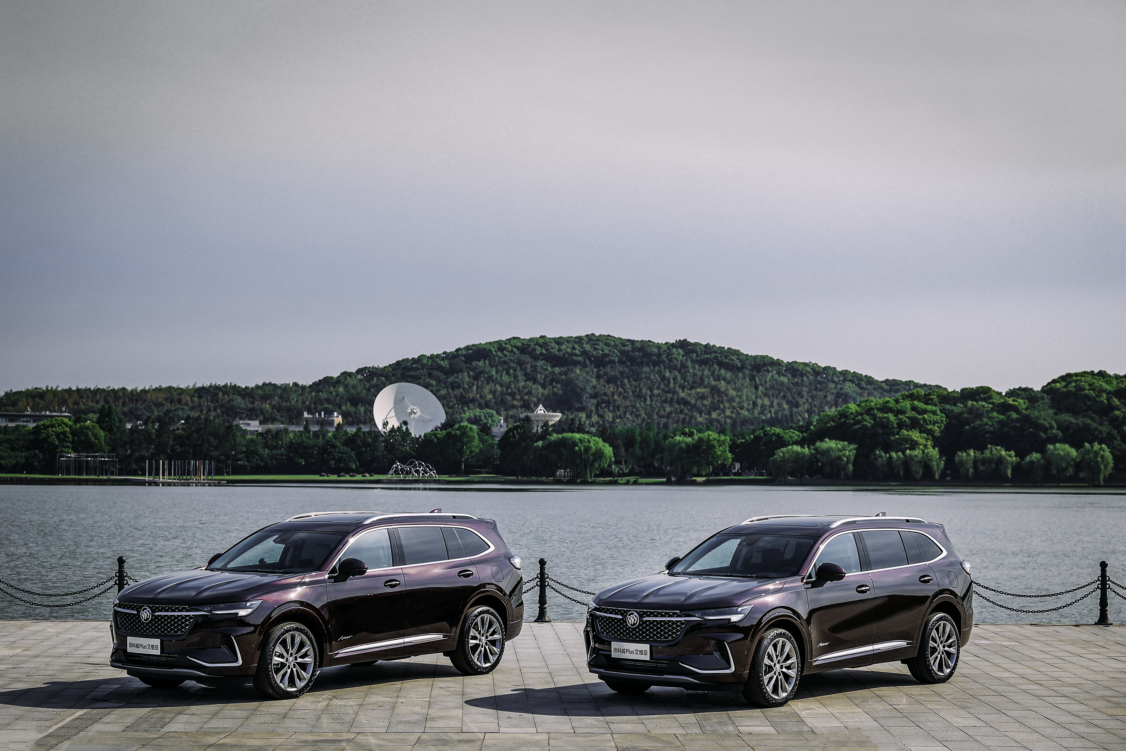 昂科威plus艾维亚五座版黑外黑内,昂科威五座plus艾维亚雪地