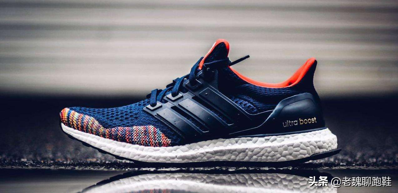 阿迪三叶草和阿迪三道杠的区别,阿迪达斯三道杠和三叶草哪个好