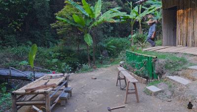 大爷造鲁班凳,60岁中国大爷徒手做鲁班凳