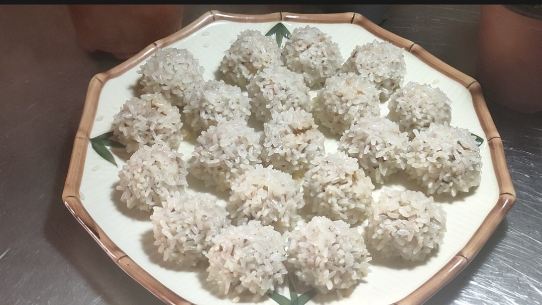 咸蛋黄珍珠肉丸做法,珍珠咸蛋黄肉丸