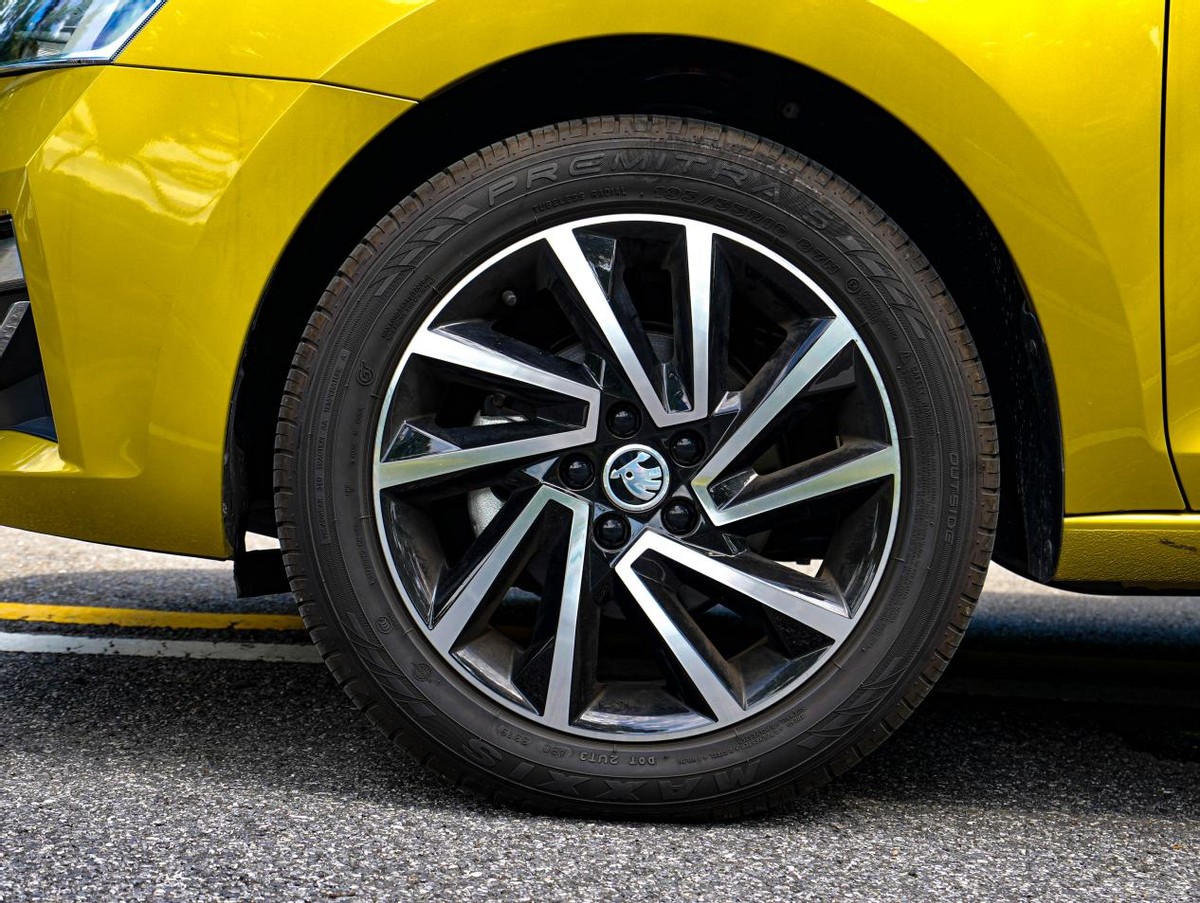 斯柯达昕动两厢车自动挡16年油耗,斯柯达昕锐车手动1.6试驾