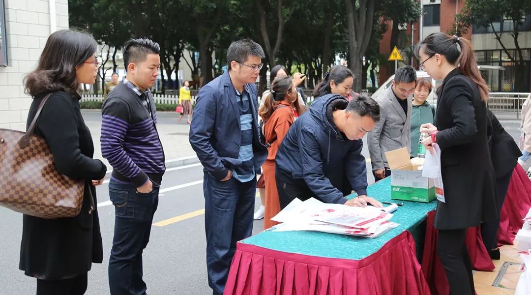 你好，碧桂园小学！初次见面请多指教！