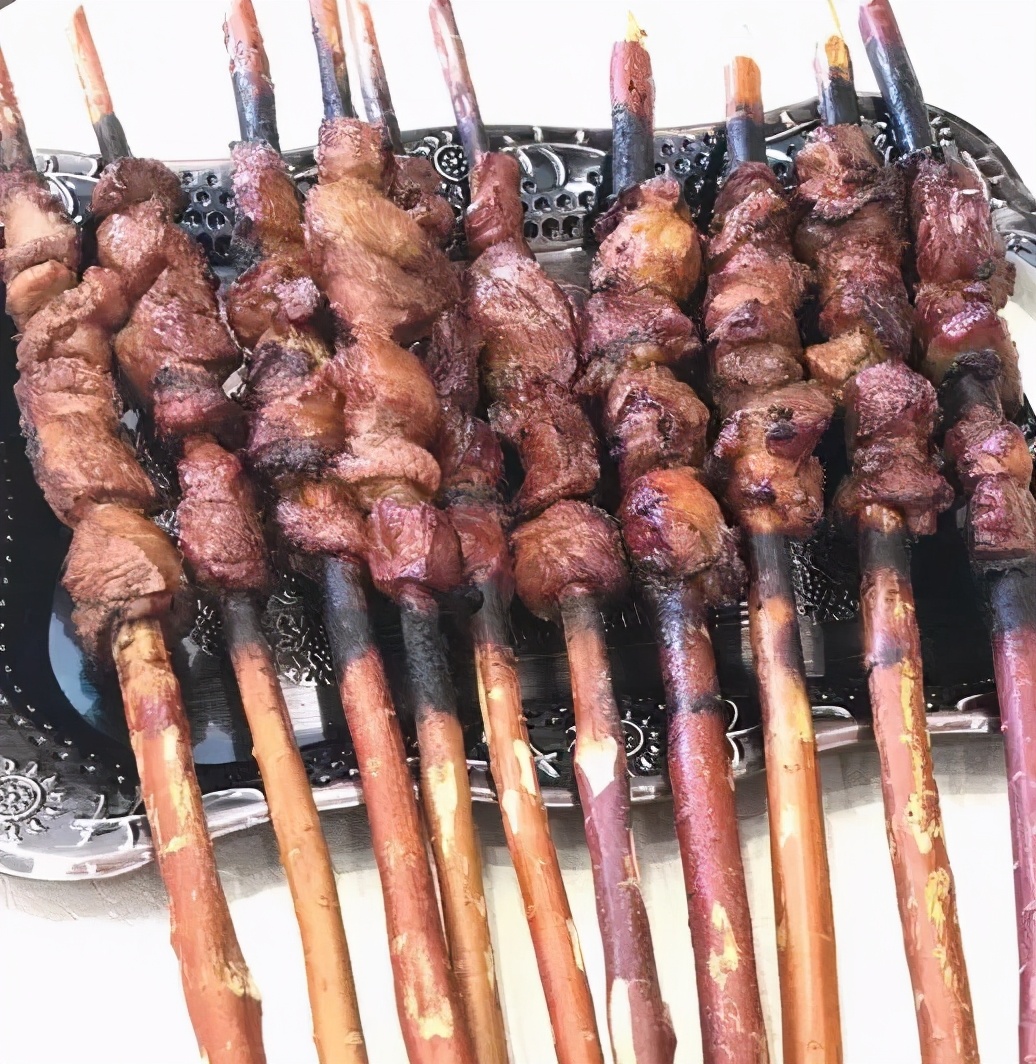 新疆大盘鸡必吃十大特色菜,南北疆美食大盘鸡
