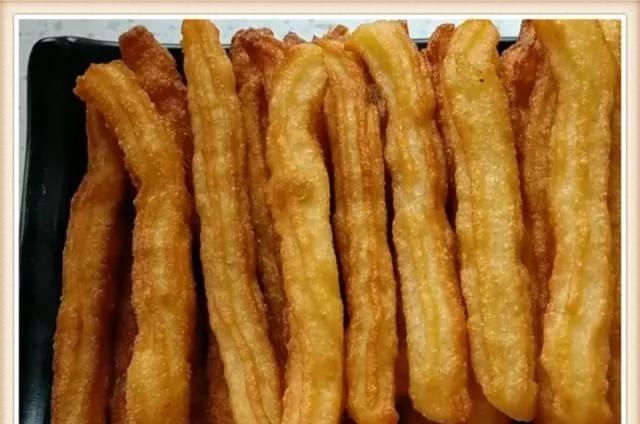 鸡蛋牛奶油条的做法简单香甜酥脆,油条怎么做到蓬松酥脆不用鸡蛋