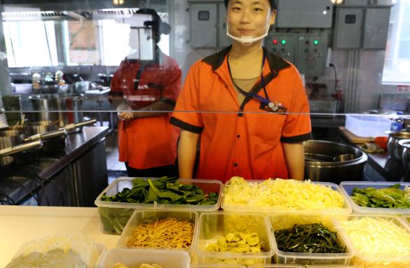 为啥大学食堂饭菜那么“便宜”?不怕“亏”吗?这4点原因很现实