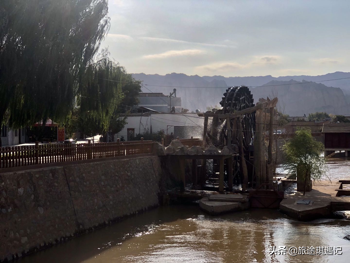 景泰黄河石林22道弯全景,景泰黄河石林全景图