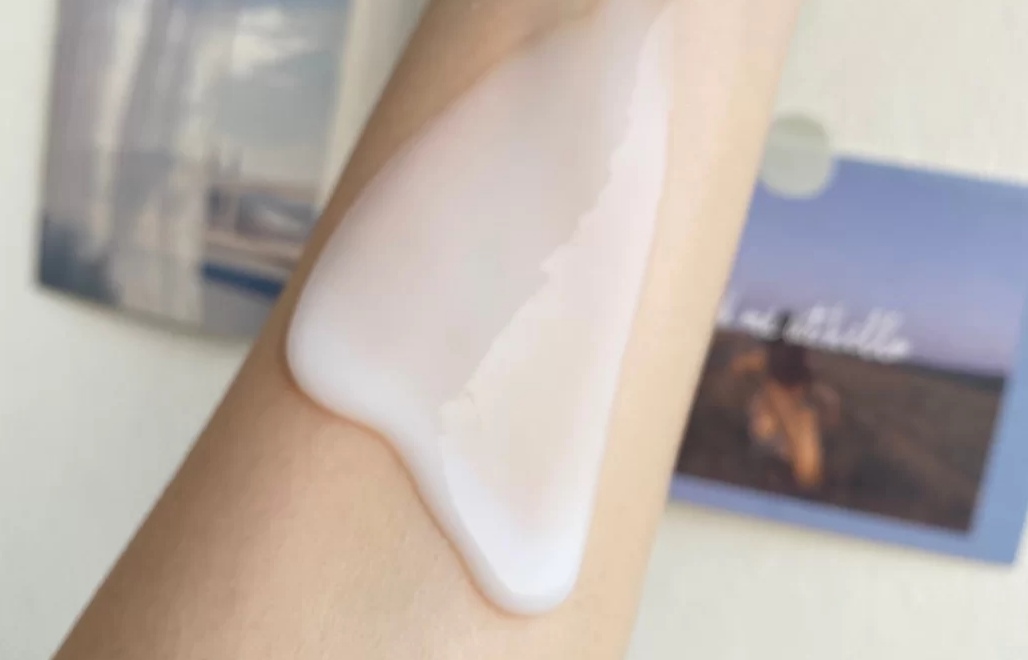 平价柔顺不毛躁不油腻洗发水,粗硬直发质适用洗发水