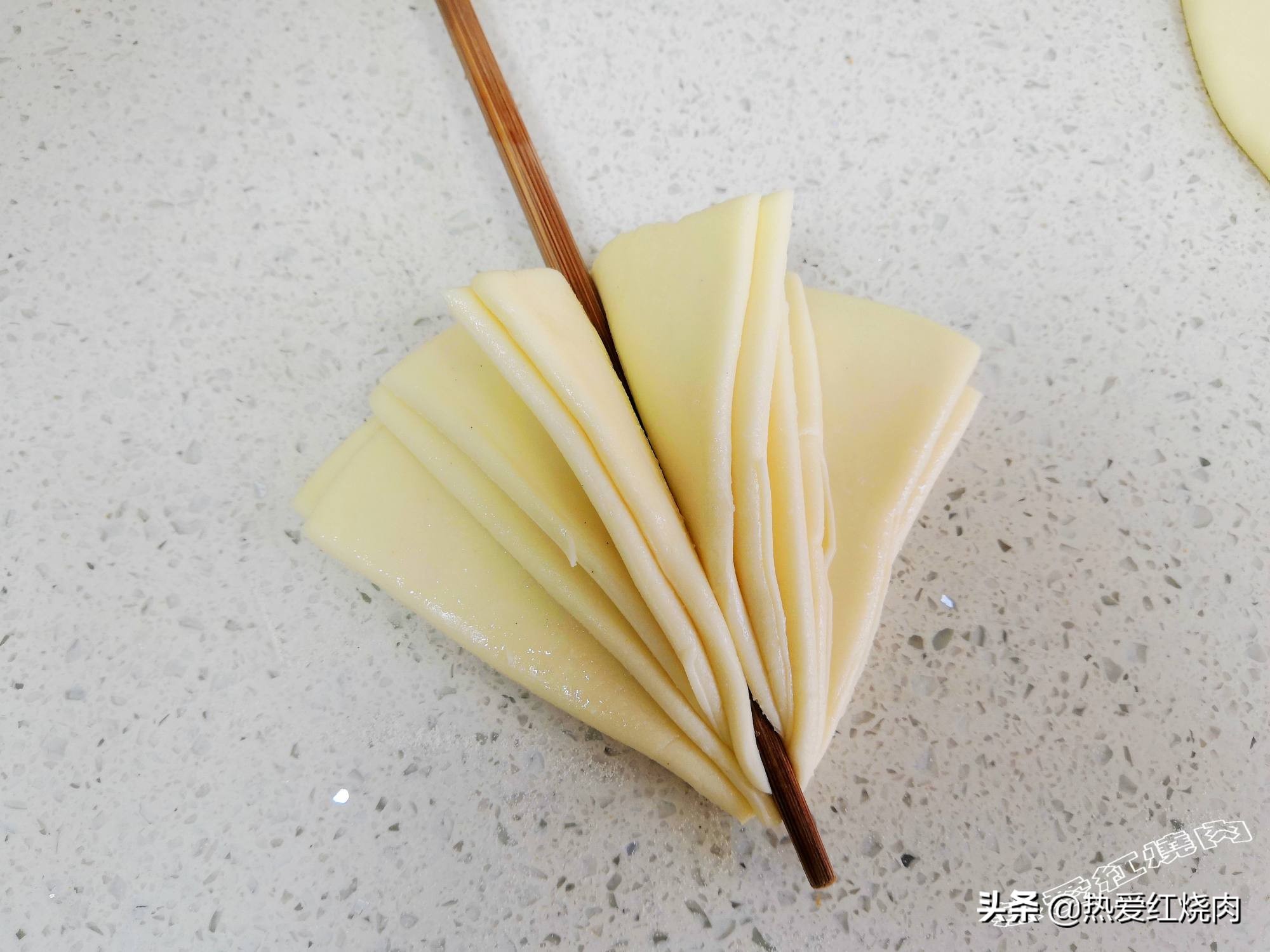 为啥蒸出来的面条是黏的,面食蒸了为什么会塌