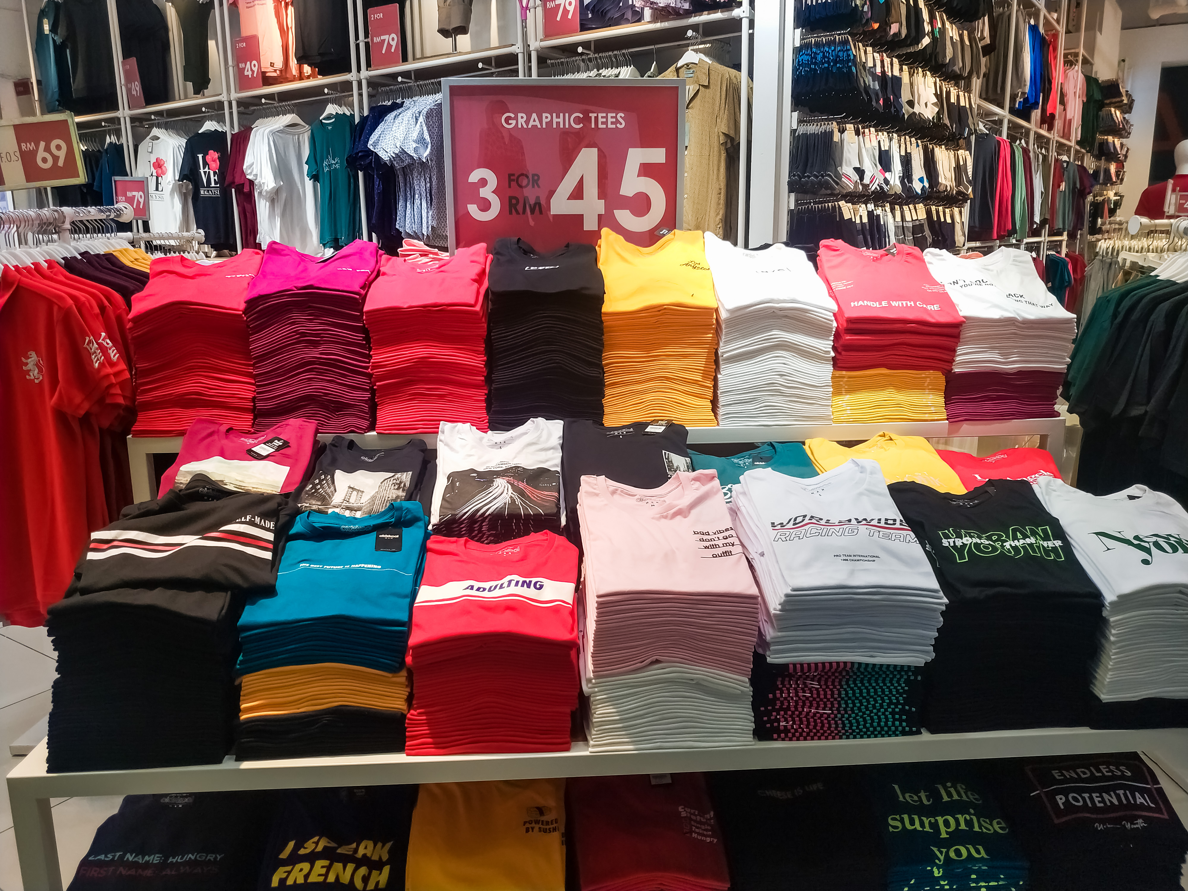 义乌300块钱500件短袖,3件高端短袖398