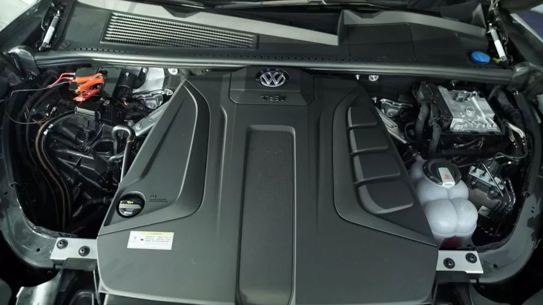 新款途锐四驱对比q7四驱,2022款奥迪q73.0t和途锐3.0t哪个好