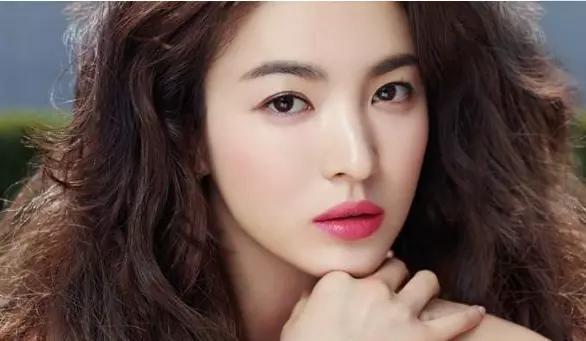 肖战戴的伯爵戒指多少钱,肖战伯爵戒指