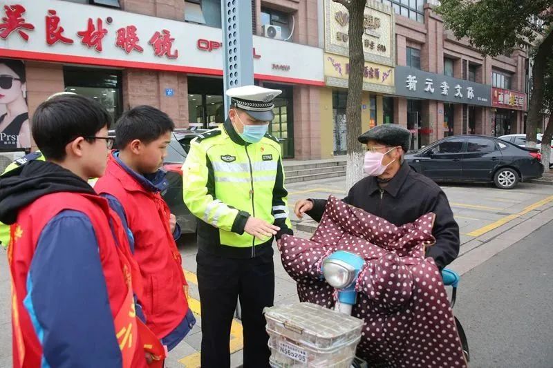 他们是新时代的“雷锋”，让爱在江阴无限绵延