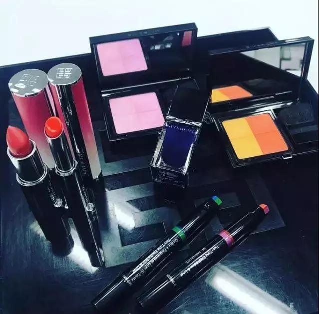 最新彩妆单品推荐,初春彩妆流行趋势