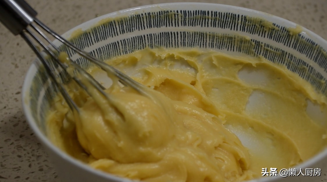 不用和面就可以吃到酥脆的小油条,外国人吃中国的油条配豆浆