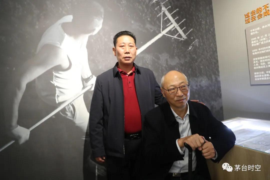 三跪九叩拜师视频,三跪九叩师父